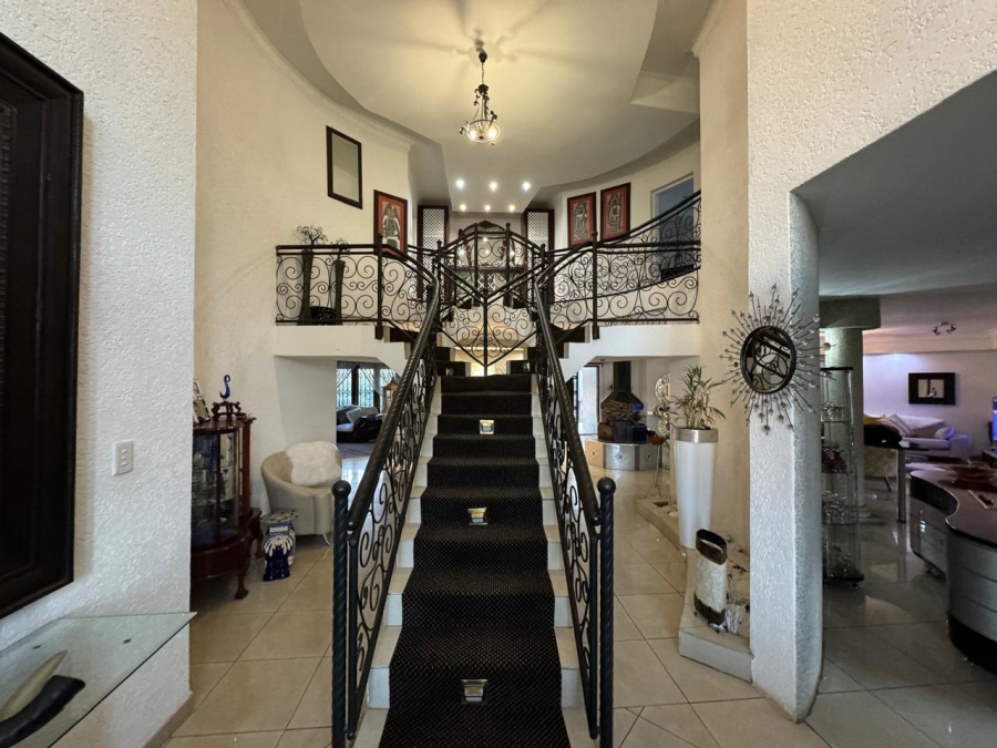 5 Bedroom Property for Sale in Birdwood Estate North West